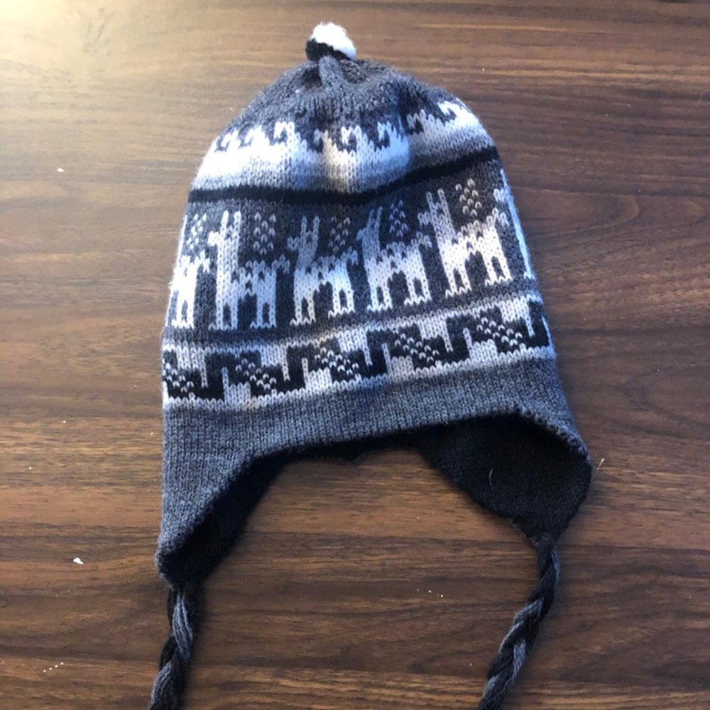 Reversible Llama Hat